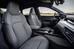 audi-e-tron-s-sportback-front-seats-cabin-21