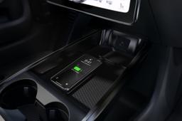 ford-mustang-mach-e-wireless-charging