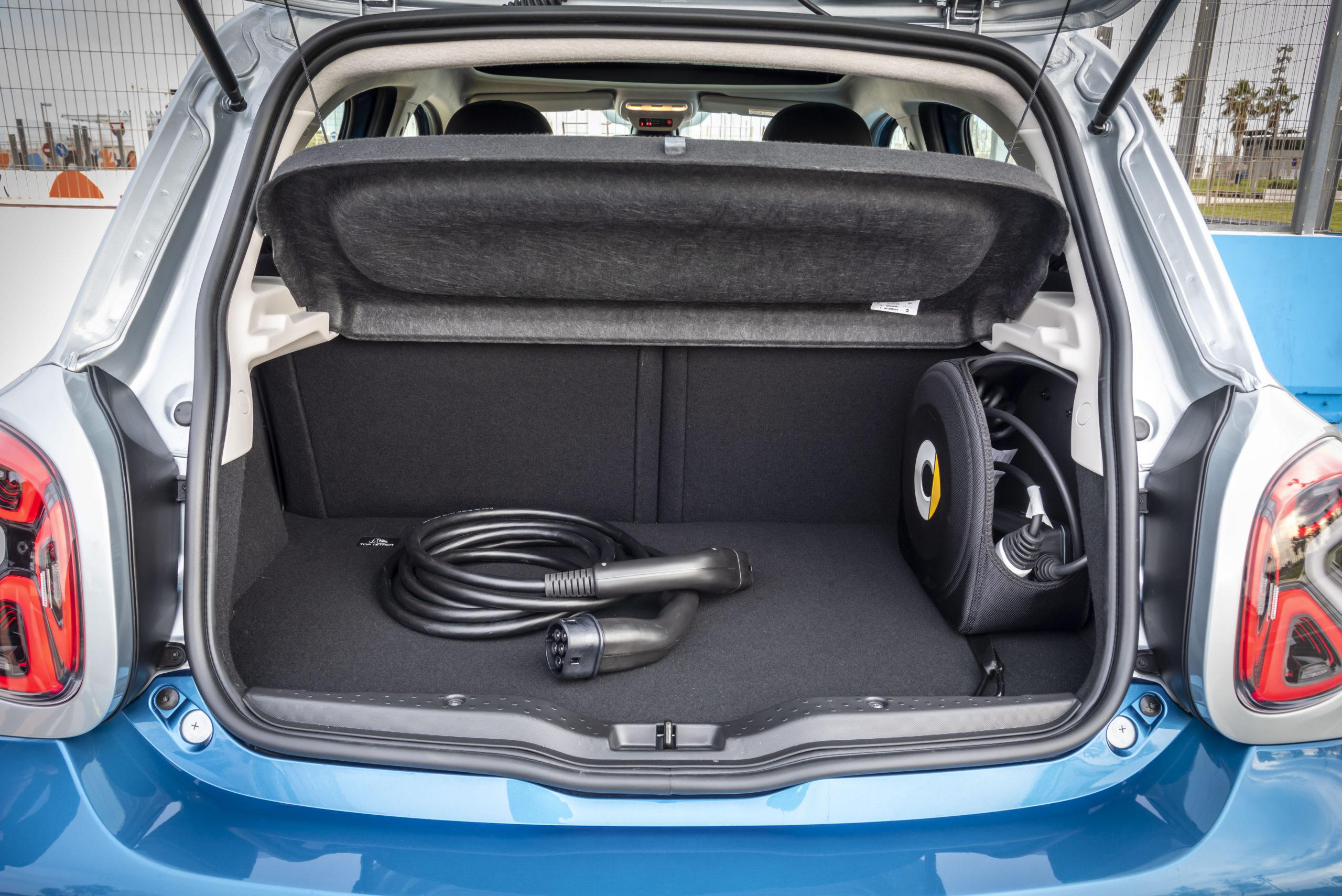 smart-eq-forfour-luggage-capacity