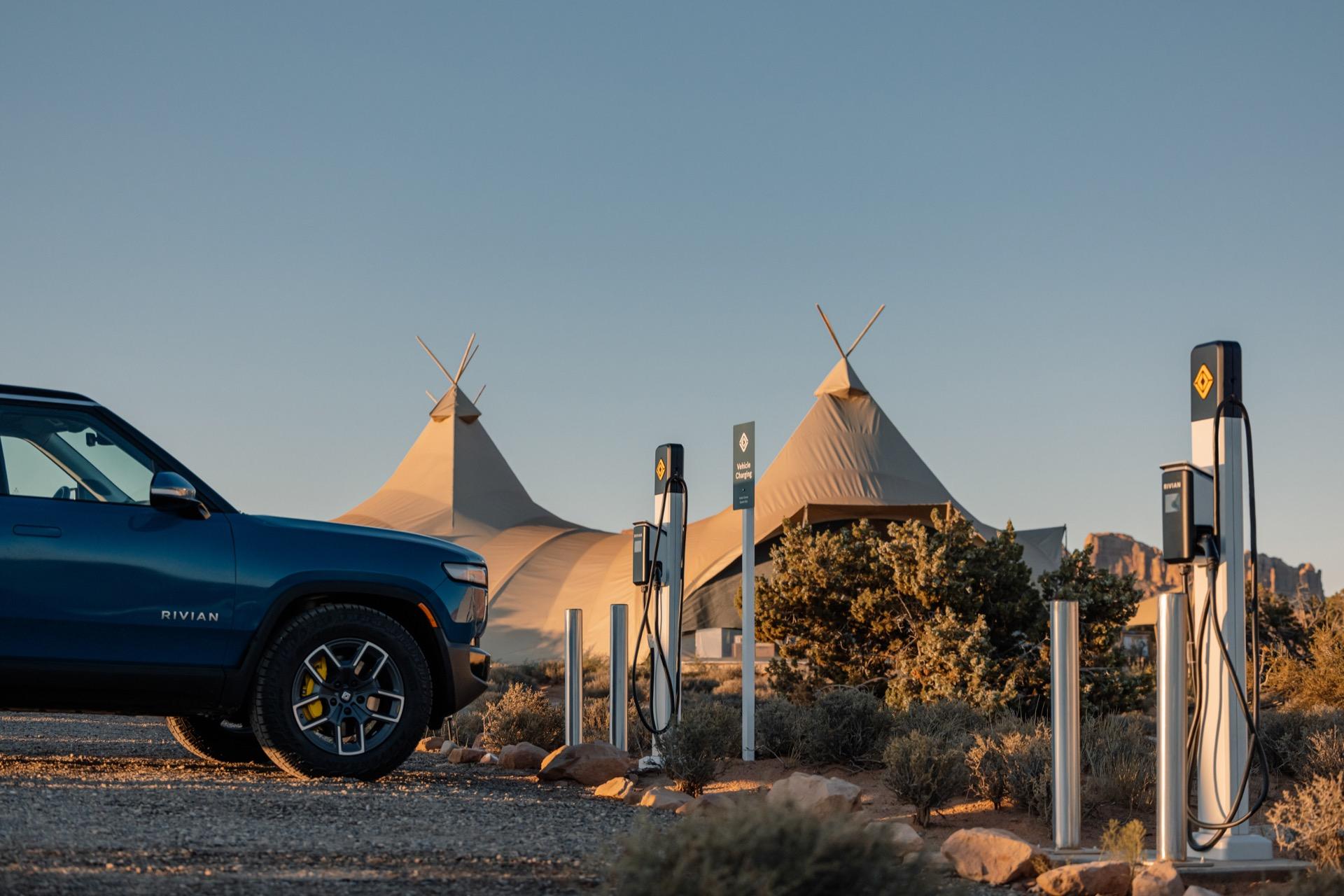 under-canvas-carbon-conscious-camp-with-rivian-waypoint-chargers–moab_100825467_h