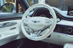 genesis-electrified-gv70-steering-wheel